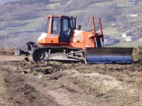 /album/galeria-de-fotos%3a-planta%c3%a7%c3%b5es-florestais/bulldozer-jpg/